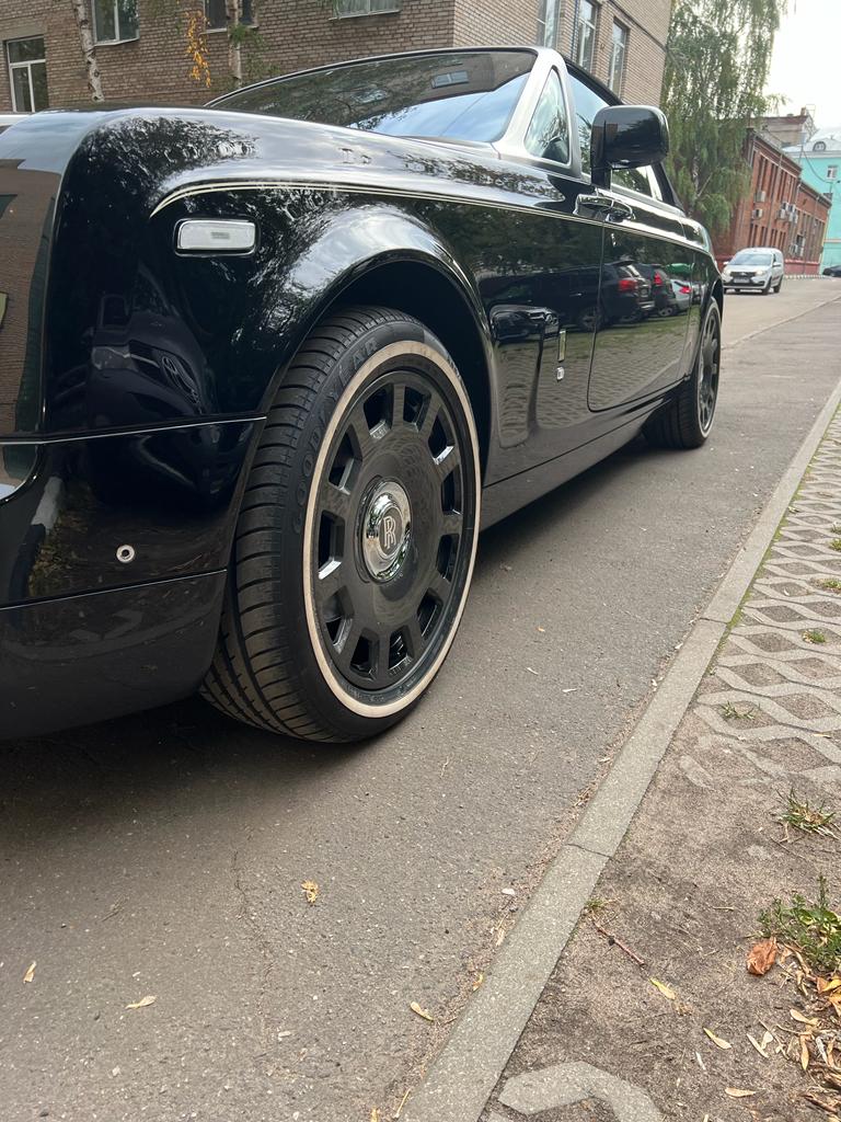 Rolls Royce Phantom на 22" кованых дисках нашего производства фото 3